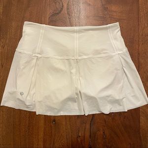 Lululemon White Tennis Skort (Skirt/Short) Size 8